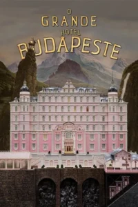 O Grande Hotel Budapeste 2 Um hotel rosa extravagante, estilo Belle Époque, aninhado entre montanhas escarpadas e uma cachoeira. Clima nostálgico e grandioso.