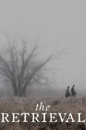 Duas figuras em silhueta caminham por um campo gramado e embaçado, com uma árvore escura na névoa densa. Clima sombrio.