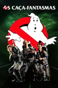 Três homens em macacões seguram armas,olhando para cima,sob um logotipo de fantasma proibido. Fundo verde nebuloso.
