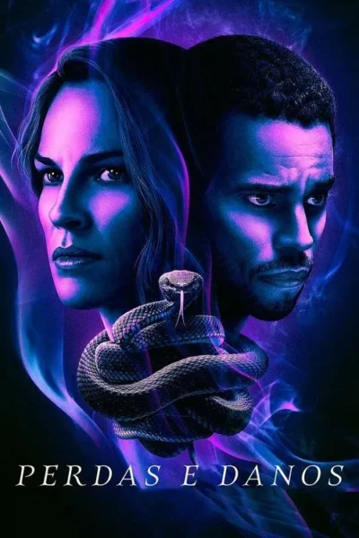 Pôster com mulher e homem sérios, iluminados por luzes roxas e azuis. Uma cobra se enrola no centro. Fundo escuro esfumaçado cria clima misterioso.