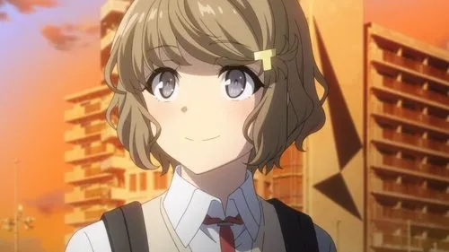 Garota anime sorridente de cabelo castanho com presilha amarela,em uniforme escolar,contra o pôr do sol laranja na cidade.