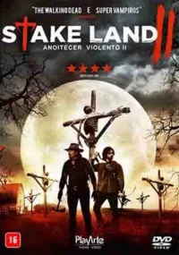 Pôster sombrio:dois homens armados contra uma lua cheia gigante,com um esqueleto crucificado e muitas estacas no cenário desolado.
