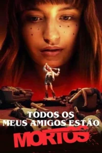 Rosto de mulher séria com glitter. Abaixo,miniatura de mulher com motosserra entre vários corpos caídos. Cenário sombrio e violento.