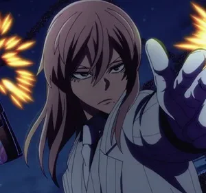 Mulher anime séria de paletó branco, mão estendida. Um revólver dispara com chamas e fumaça no fundo noturno. Clima de ação.