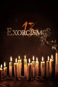 Pôster escuro com 13 velas acesas e numeradas,derretidas e fumegando. Criam um clima sombrio e misterioso.
