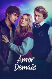 Uma jovem loira no centro com dois rapazes ao lado, em fundo de luzes azul-púrpura. Ela veste jaqueta college; eles, roupas urbanas e colegial. Clima juvenil e romântico.