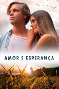Amor e Esperança 8 Jovem casal abraçado sob céu claro,com pássaros. Abaixo,figura em silhueta caminha por campo de grama alta ao pôr do sol. Clima esperançoso.