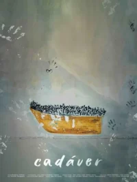 Um barco rústico amarelo, sobrecarregado com centenas de figuras escuras, navega em águas cinzentas e pálidas. Mãos impressas espalham-se no fundo.