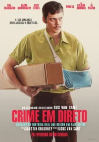 Homem de bigode,camisa verde,braço esquerdo em tipoia azul,carrega caixa de papelão. Olhar sério. Fundo claro.