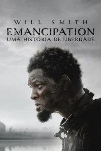 Um homem negro,com o rosto sujo e correntes no pescoço,olha à distância sob um céu nublado,à beira da água.