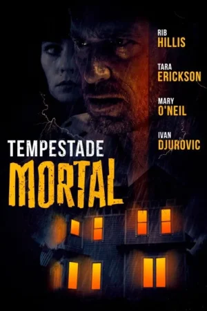 Pôster sombrio: rosto molhado de homem aflito, mulher ao fundo. Casa escura de janelas acesas sob chuva e raios. Clima de suspense.