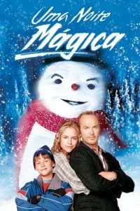 Pôster com família (homem,mulher,menino) em frente a um boneco de neve gigante sorridente. Fundo azul nevado com pinheiros. Clima de inverno mágico.