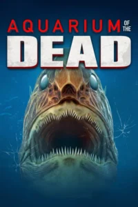 Criatura marinha gigante e assustadora com dentes pontudos e olhos claros, emergindo da água azul com vidro rachado.