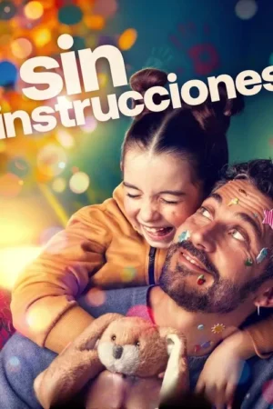 Homem e menina sorrindo com adesivos no rosto do homem, em um fundo vibrante de luzes e confetes. Ela segura um coelho de pelúcia.