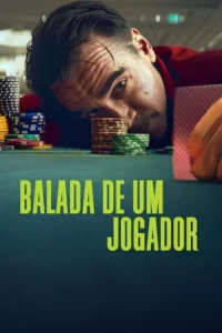 Homem de meia-idade tenso,inclinado sobre mesa de pôquer cheia de fichas coloridas,olhando fixamente. Clima de suspense.