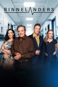 Binnelanders 9 Quatro pessoas (2 homens, 2 mulheres) em um corredor de hospital. Uma mulher de vestido, um homem de camisa marrom, um de terno e uma de uniforme médico.