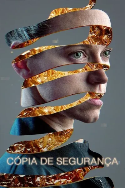 Pôster: rosto de mulher fragmentado em tiras, separadas por faixas douradas amassadas. Olhos verdes fixos. Sugere mistério e desconstrução.