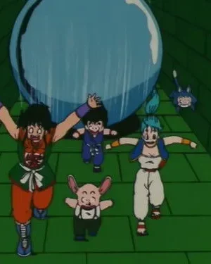 Grupo de anime (homem, mulher, menino, porco, gato) foge em pânico por um corredor verde de uma imensa esfera azul. Cena de ação e humor.
