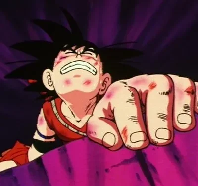 Jovem com cabelo espetado, rosto e mãos feridas, se agarra desesperadamente a uma borda roxa contra um fundo escuro e energético.