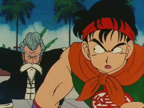 Dragon Ball – T01E22:Yamcha Contra Jackie Chun 1 Dois personagens de anime em pose de luta. Um jovem com bandana vermelha e um mestre barbudo. Ambiente tropical com palmeiras,clima intenso.