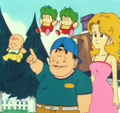 Desenho animado. Um homem de boné aponta para três bebês flutuantes. Ao lado, uma mulher loira de vestido rosa sorri em um quintal.