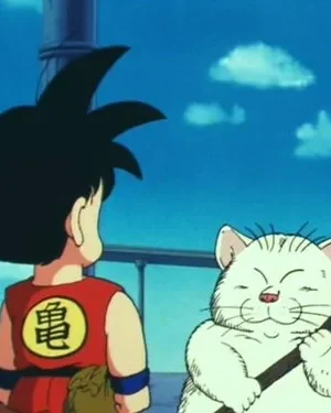 Menino de cabelo espetado e cauda, de costas, ao lado de gato branco sorridente segurando um bastão. Cenário de céu azul.