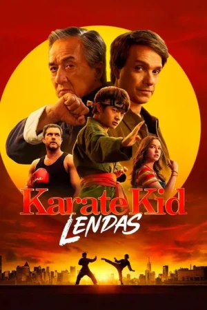 Pôster vibrante com um jovem karateca, mestres e lutadores. Silhuetas de artes marciais em uma cidade ao pôr do sol.