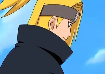 Personagem anime loiro de perfil, com bandana e capa preta, olhando para o céu azul claro com nuvens brancas.