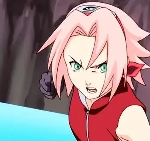 Mulher anime de cabelo rosa e olhos verdes com expressão feroz e punho cerrado. Fundo de rochas escuras e água azul.