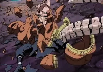 Personagem de anime sendo esmagado por rochas e uma cauda metálica segmentada em cenário escuro e caótico. Ação intensa.