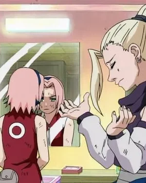 Duas garotas anime num quarto. Uma de cabelo rosa olha sua reflexão marcada no espelho; a loira ao lado parece triste e pensativa. Cena dramática.