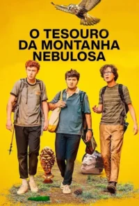Três jovens com mochilas e expressões surpresas em fundo amarelo. Terreno gramado com estátua e objetos peculiares. Um falcão voa no alto.