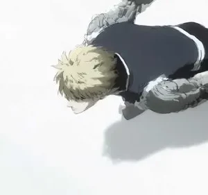 Personagem anime loiro com corpo ciborgue, deitado de bruços em um vasto chão branco. A imagem minimalista evoca desolação.