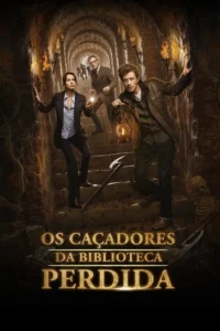 Três exploradores em um túnel escuro de pedra com tochas. Mulher com lanterna,homem com lampião. Teias de aranha e um esqueleto.