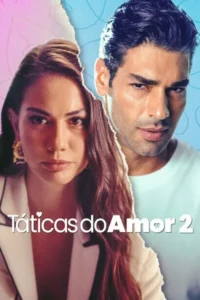 Pôster com mulher séria à esquerda e homem confiante à direita. Fundo dividido em rosa e azul por um rasgo. Clima de romance/conflito.