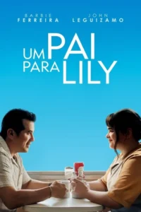 Um homem e uma mulher sorridentes se olham em uma mesa de café com canecas, em frente a um céu azul brilhante. Atmosfera feliz.