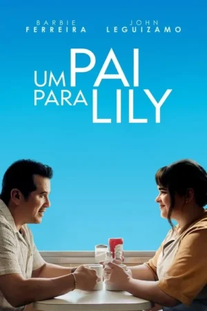 Um homem e uma mulher sorridentes se olham em uma mesa de café com canecas, em frente a um céu azul brilhante. Atmosfera feliz.