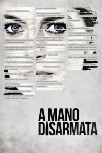 Pôster cinzento. Olhos azuis intensos de mulher em close-up, rosto fragmentado por linhas de texto riscado. Clima dramático e sombrio.