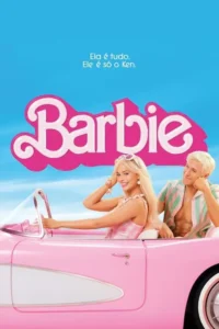 Barbie 10 Mulher loira e homem loiro sorridente em carro conversível rosa. Céu azul. Clima vibrante e alegre, com estética de boneca.
