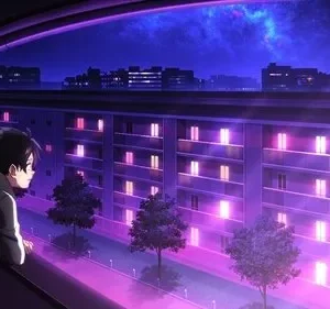 Um jovem anime na sacada observa uma cidade noturna futurista. Prédios iluminados em roxo/rosa e um céu com nebulosa.