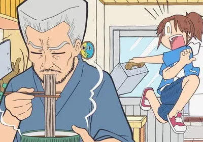 Um velho calmo come macarrão. Menina assustada irrompe de uma porta, segurando uma caixa. Cena contrastante e divertida.
