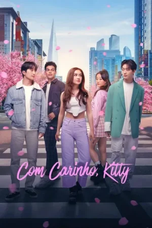 Pôster: Cinco jovens em rua urbana com cerejeiras floridas e prédios. Pétalas rosa caindo. Atmosfera vibrante e romântica.