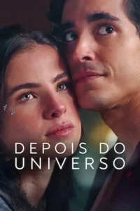 Close-up de um casal jovem. Mulher com glitter na bochecha, olhando para cima. Homem com olhos sonhadores, muito próximos. Clima romântico.