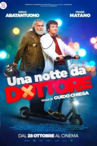 Pôster de comédia. Um médico jovem e sorridente em patinete elétrico,com um homem barbudo e sério ao lado,sob luzes noturnas da cidade.