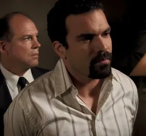 Donas de Casa Desesperadas – T01E09: Mentes Suspeitas
