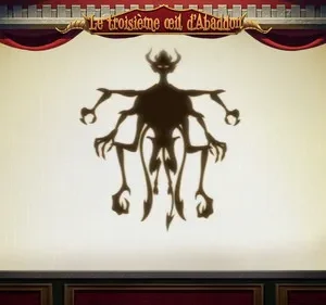 Palco teatral com cortinas vermelhas e colunas, exibindo a sombra escura e ameaçadora de um demônio chifrudo com múltiplos membros.