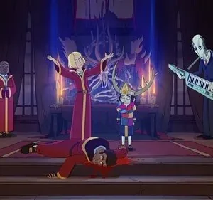 Ritual animado sombrio: mulher de robe ergue braços sobre corpo ensanguentado. Músicos incomuns (um pálido, um cowboy) e figuras encapuzadas observam.