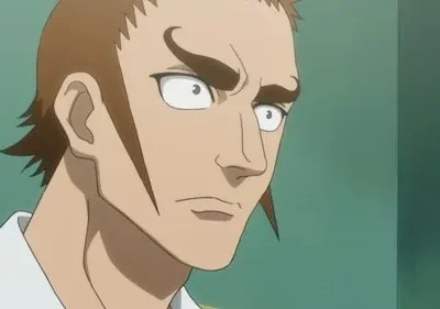 Um homem de anime com cabelo castanho e costeletas. Ele tem sobrancelhas grossas e um olhar sério e fixo. Fundo verde simples.