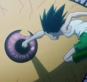 Jovem de cabelo espetado soca um enorme olho amarelo com íris roxa. Cena de ação intensa.