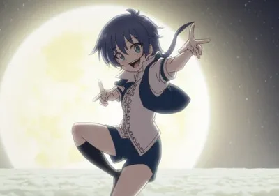 Jovem de anime de cabelo azul e roupa branca/azul aponta os dedos, sorrindo. Grande lua cheia e céu estrelado ao fundo sobre nuvens.